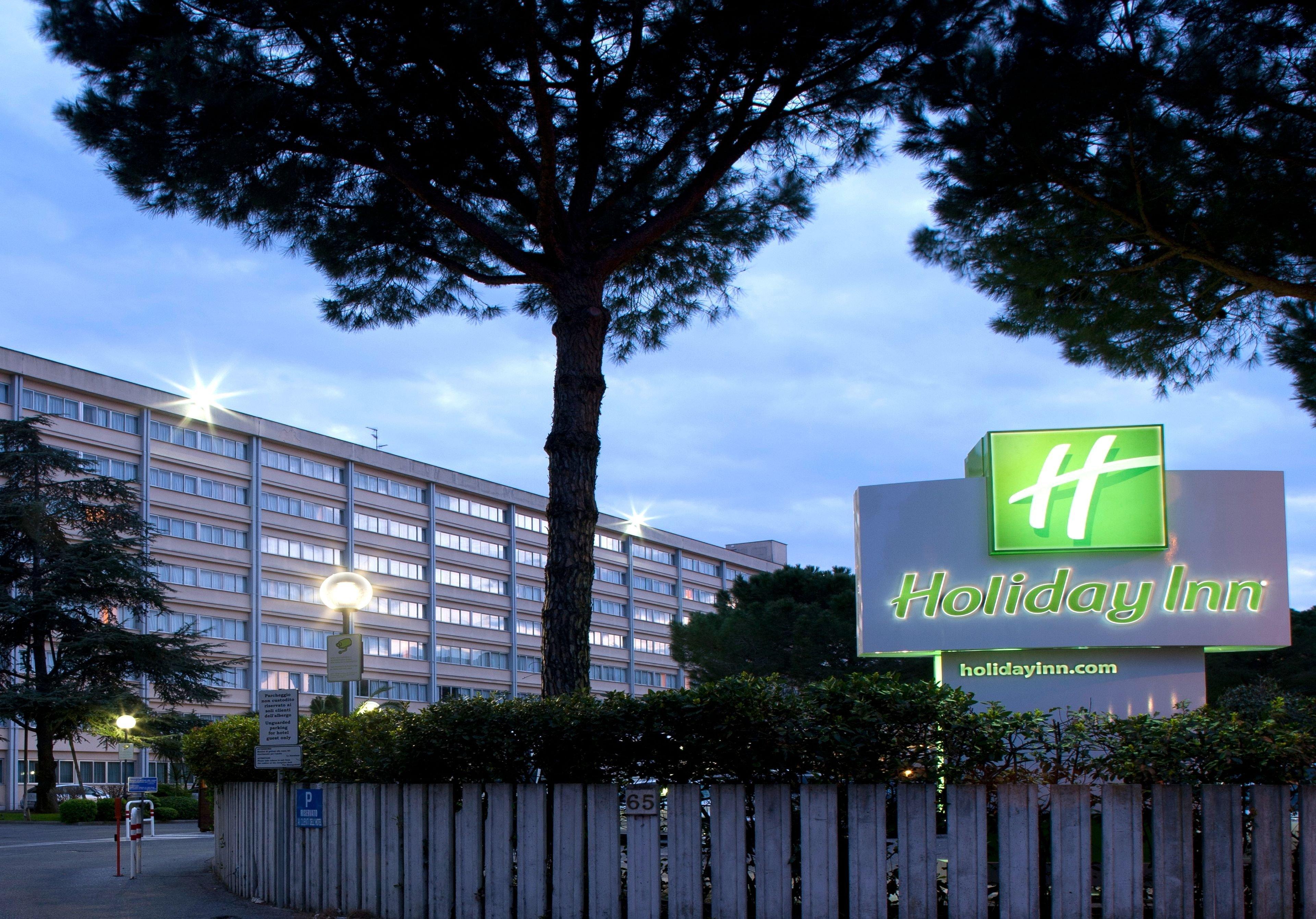 Holiday Inn Rome - Eur Parco Dei Medici, An Ihg Hotel Bagian luar foto