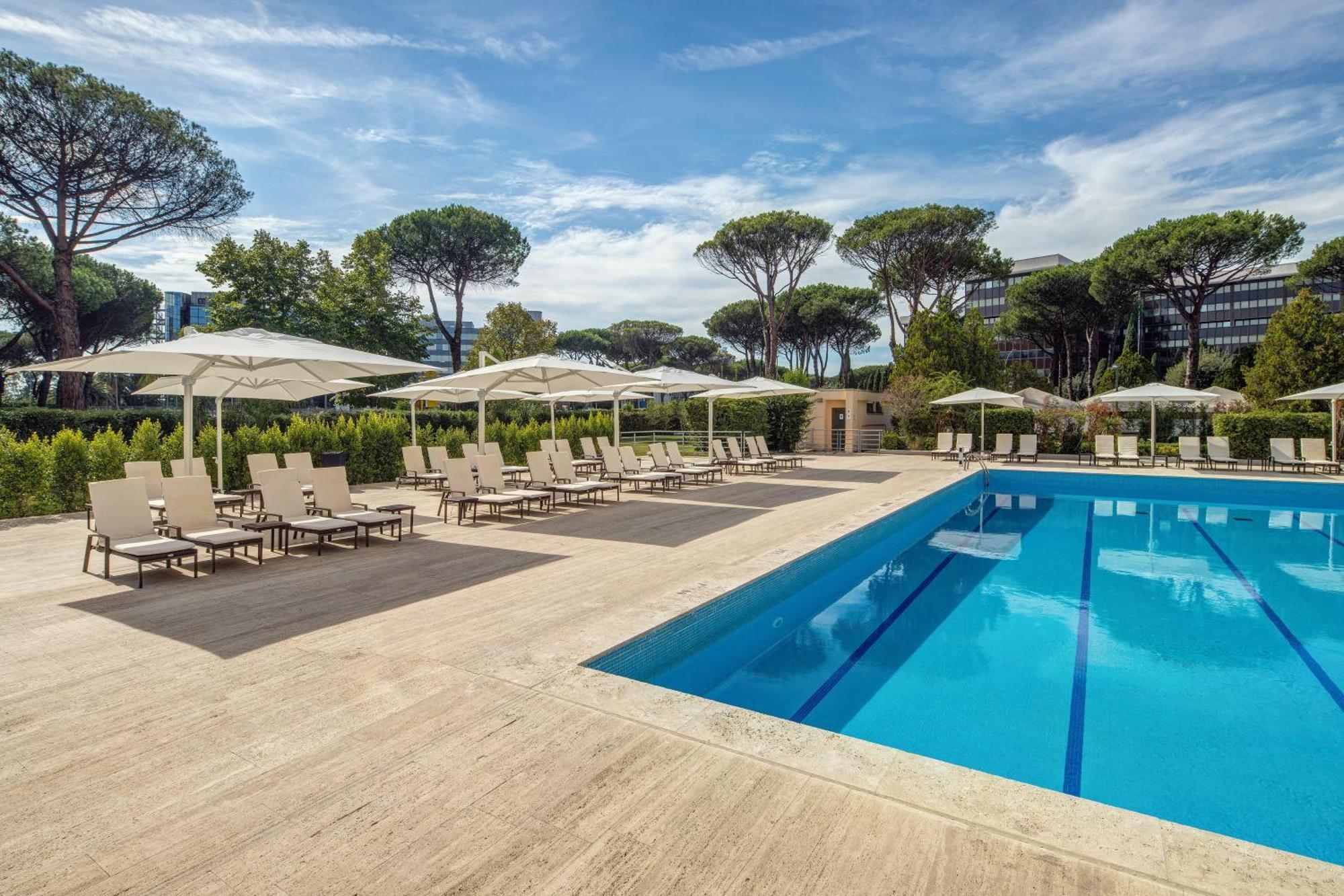 Holiday Inn Rome - Eur Parco Dei Medici By Ihg Bagian luar foto