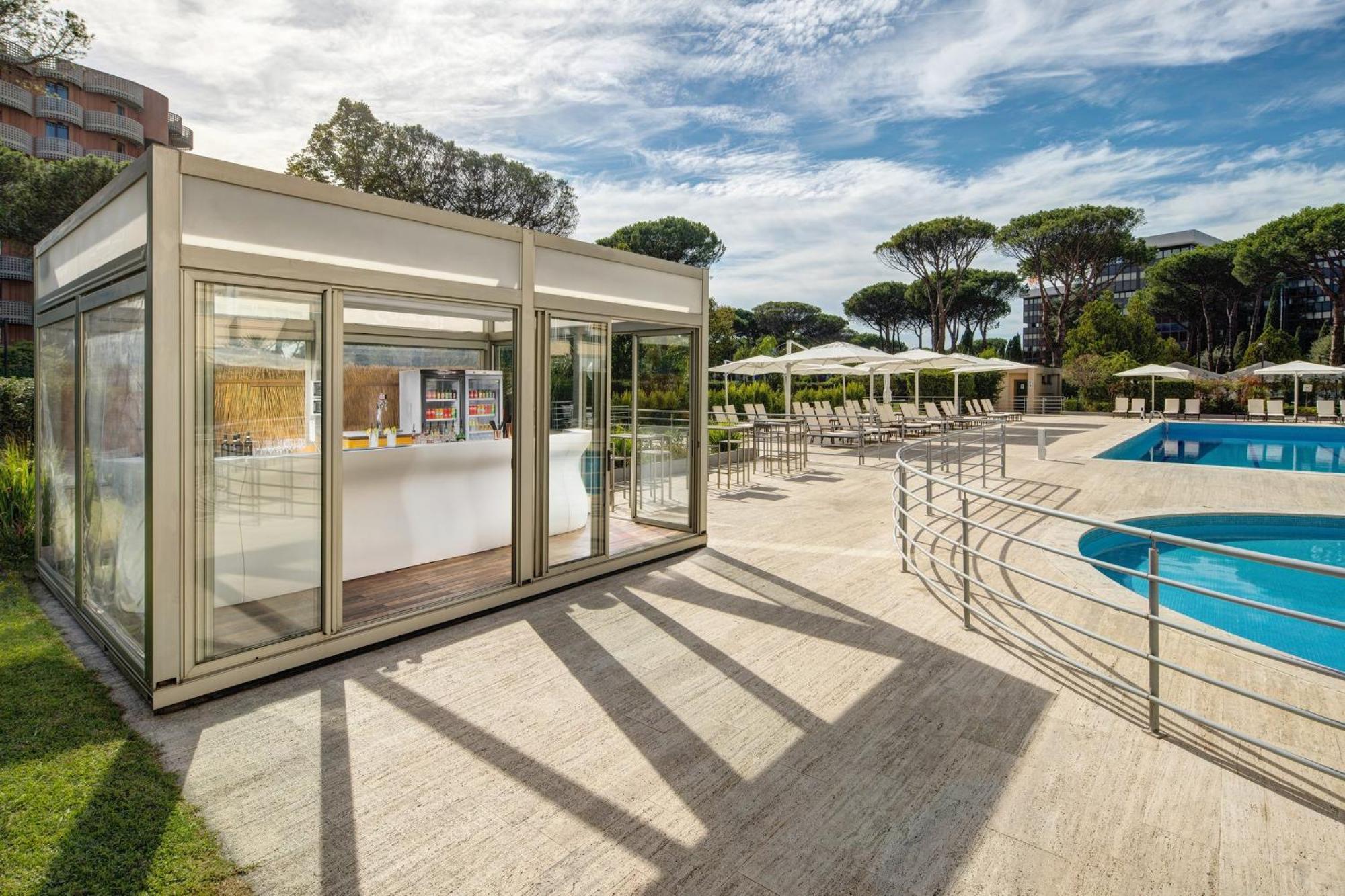 Holiday Inn Rome - Eur Parco Dei Medici By Ihg Bagian luar foto