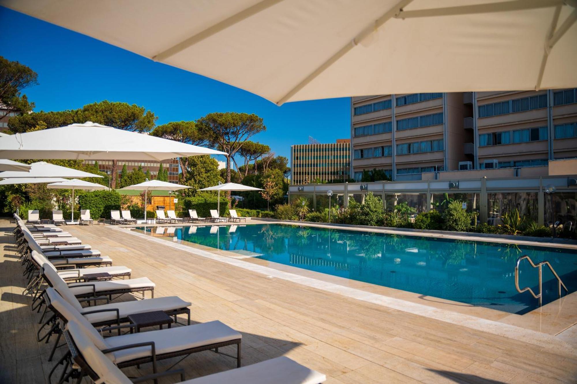 Holiday Inn Rome - Eur Parco Dei Medici By Ihg Bagian luar foto