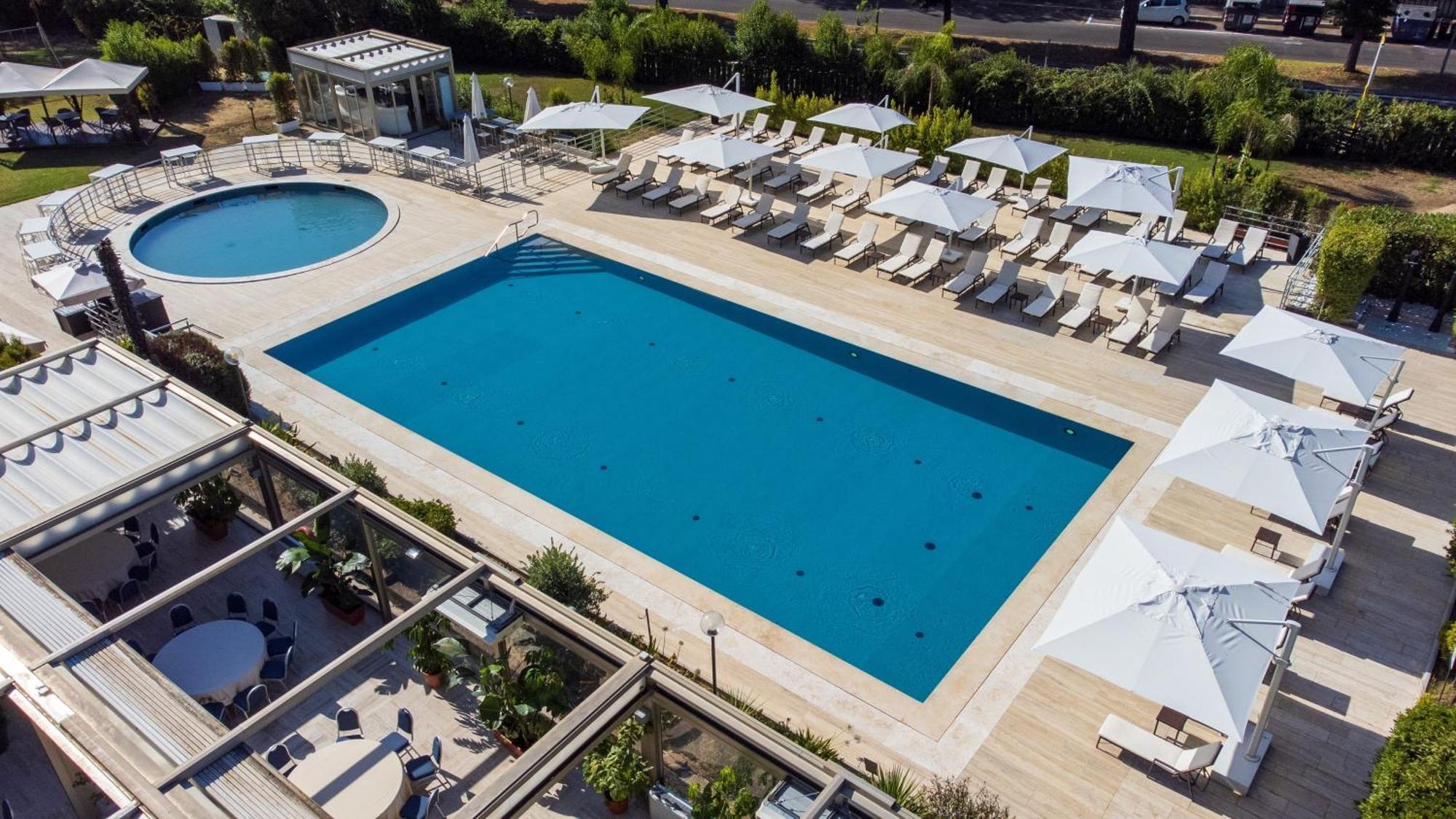 Holiday Inn Rome - Eur Parco Dei Medici By Ihg Bagian luar foto