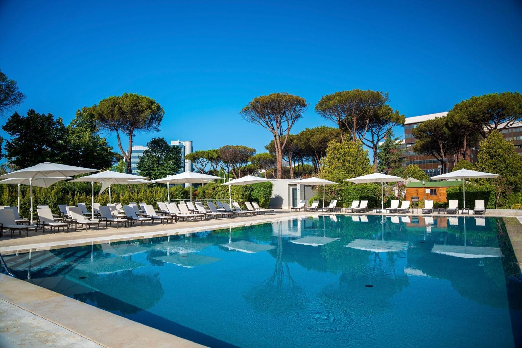 Holiday Inn Rome - Eur Parco Dei Medici By Ihg Bagian luar foto