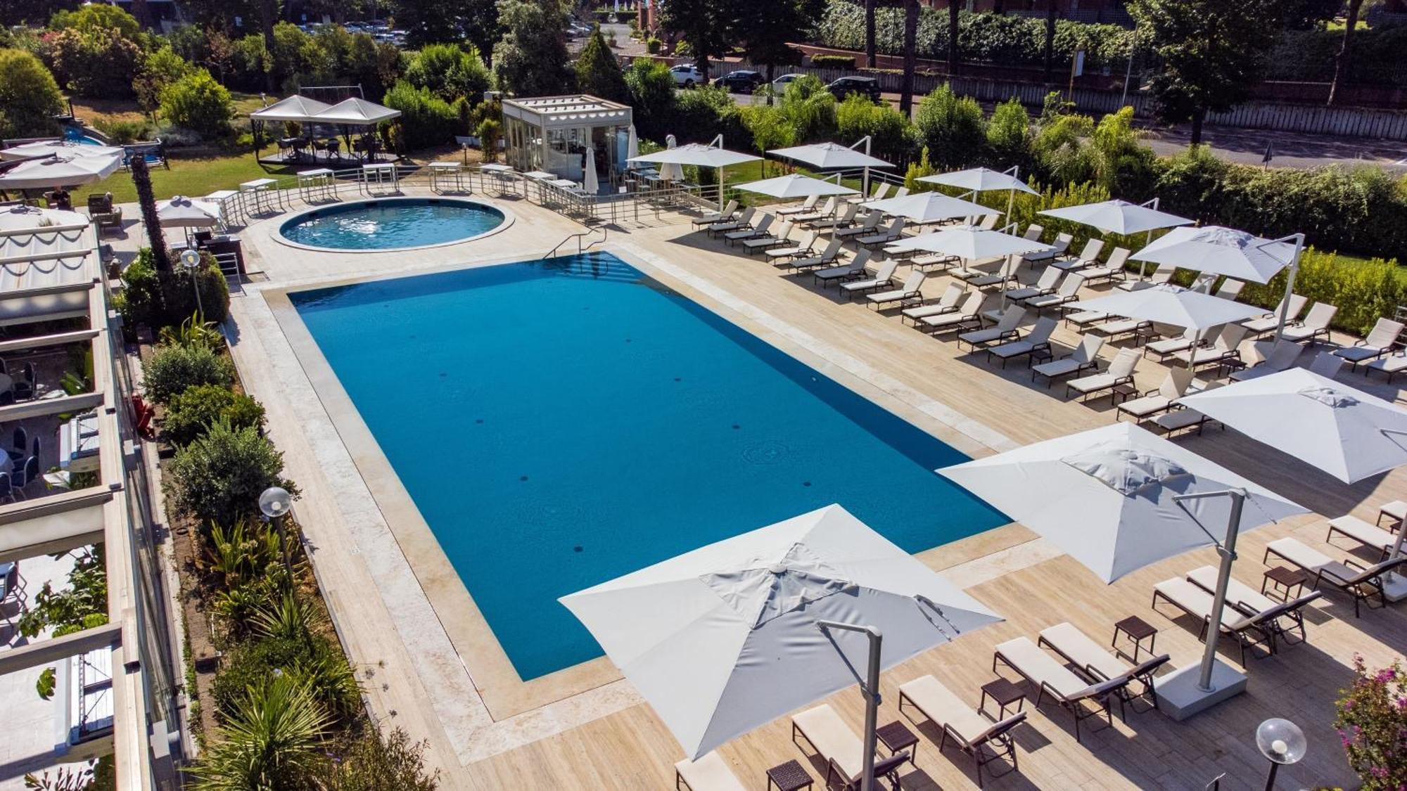 Holiday Inn Rome - Eur Parco Dei Medici By Ihg Bagian luar foto