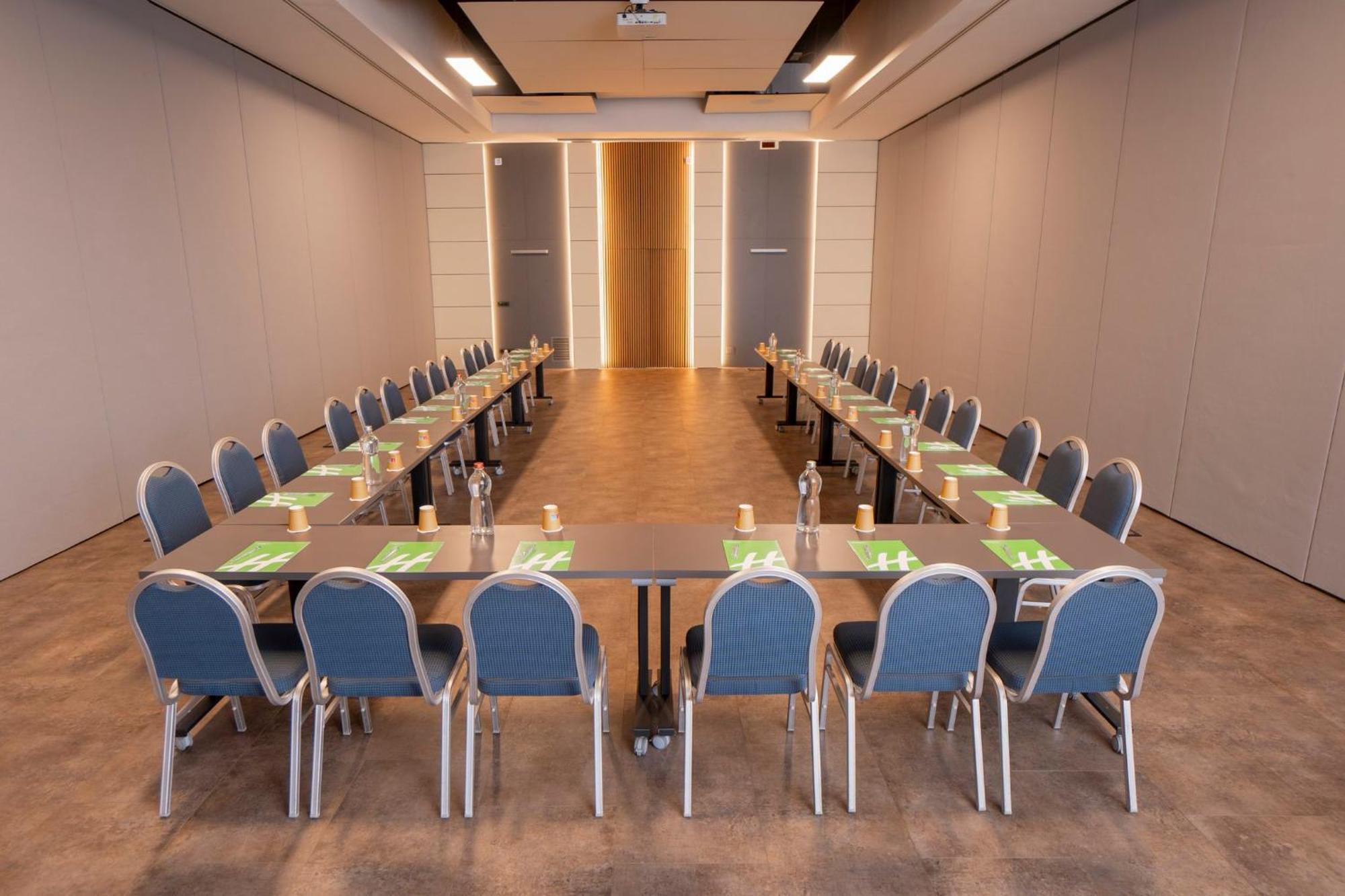 Holiday Inn Rome - Eur Parco Dei Medici By Ihg Bagian luar foto