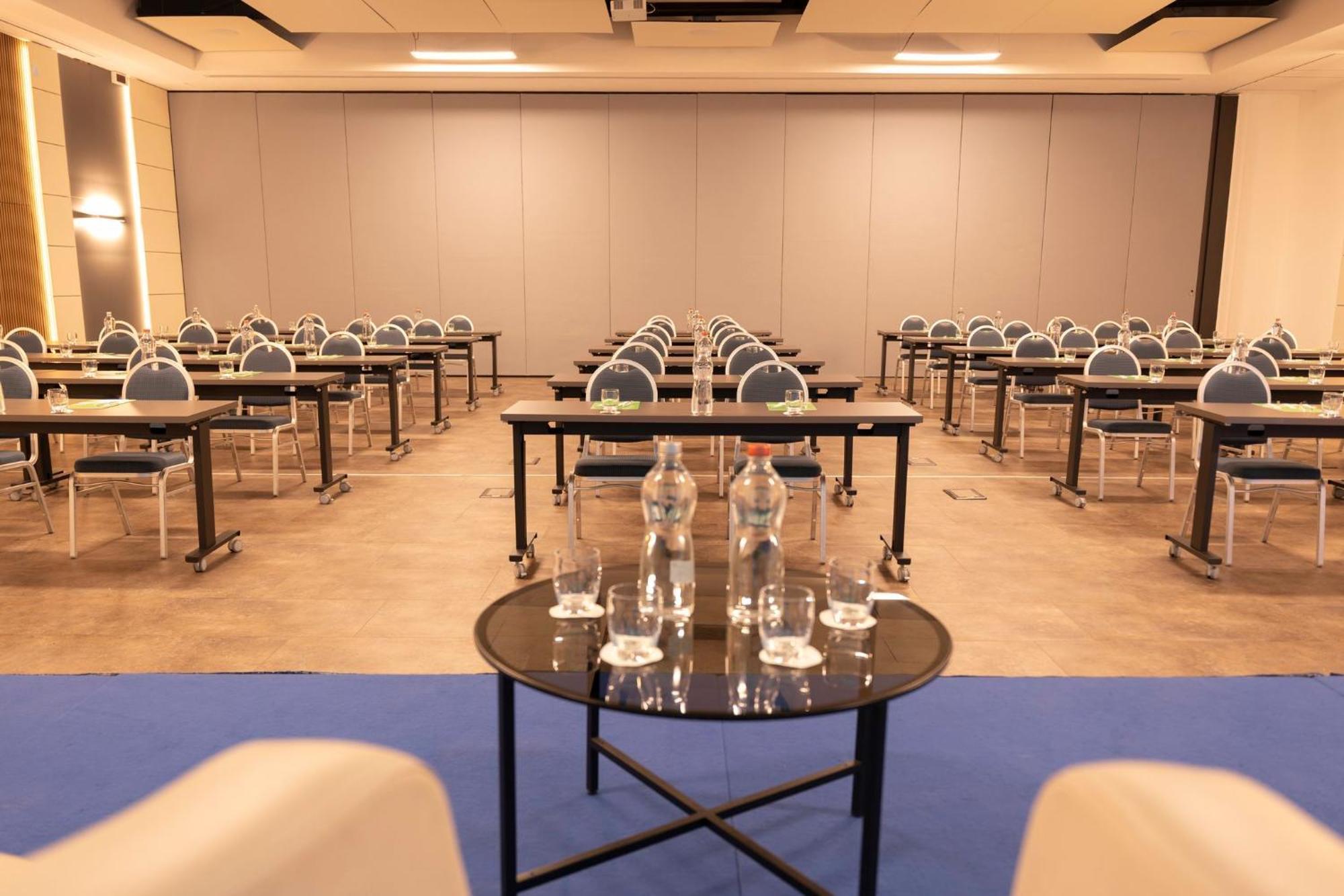Holiday Inn Rome - Eur Parco Dei Medici By Ihg Bagian luar foto
