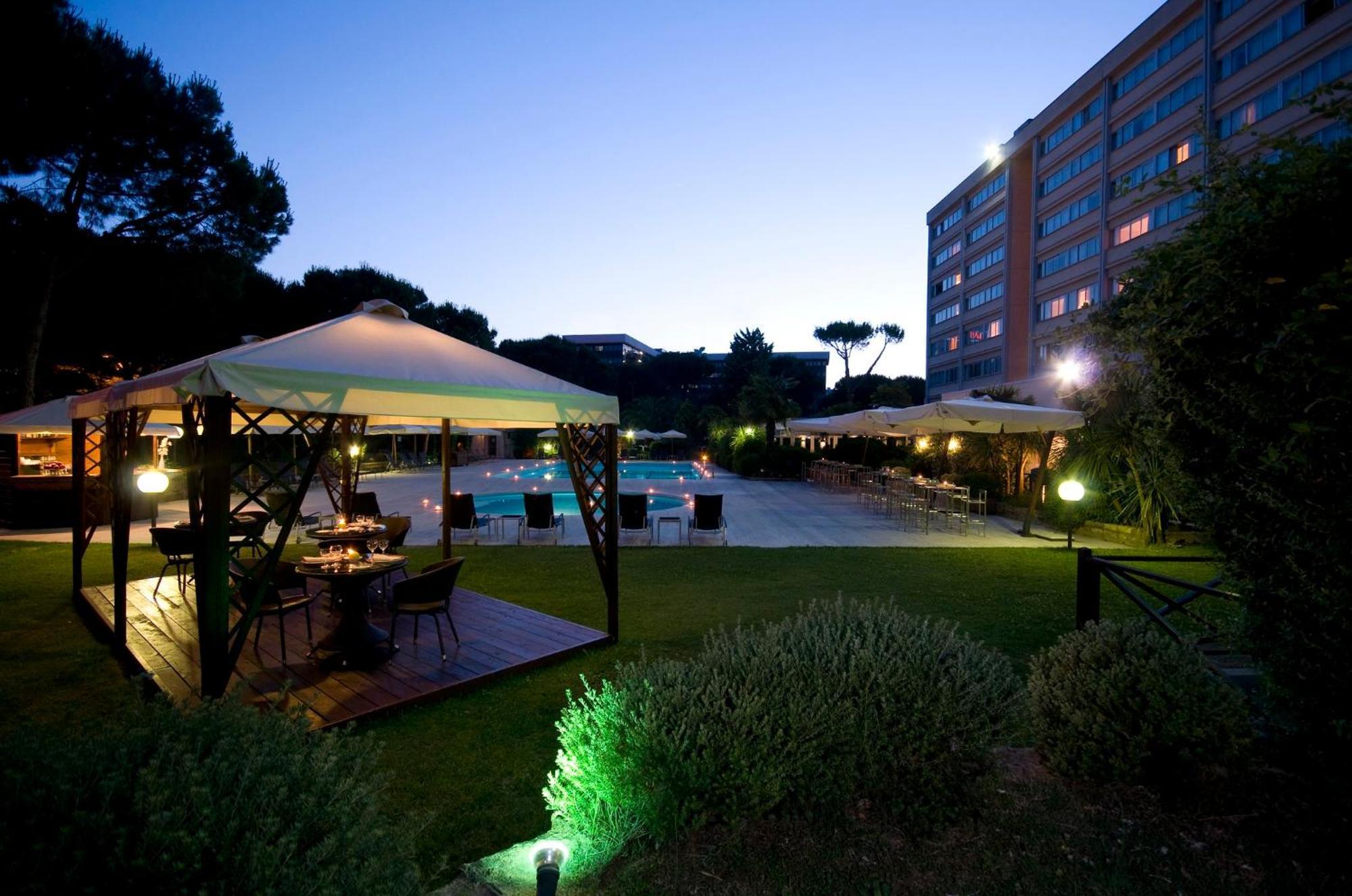 Holiday Inn Rome - Eur Parco Dei Medici By Ihg Bagian luar foto